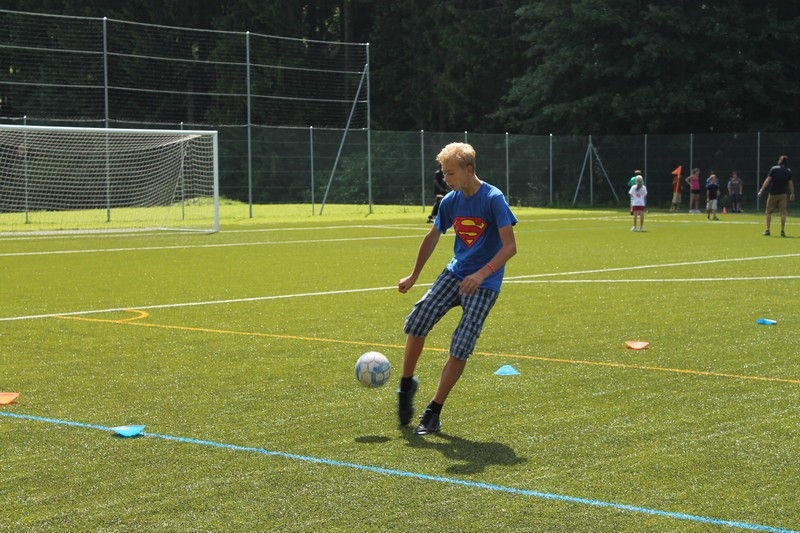 Village Camps International Summer Camp Leysin, Switzerland 2025-08-09 https://www.villagecamps.com/journals_admin/images/685-23-pitch (49).jpg